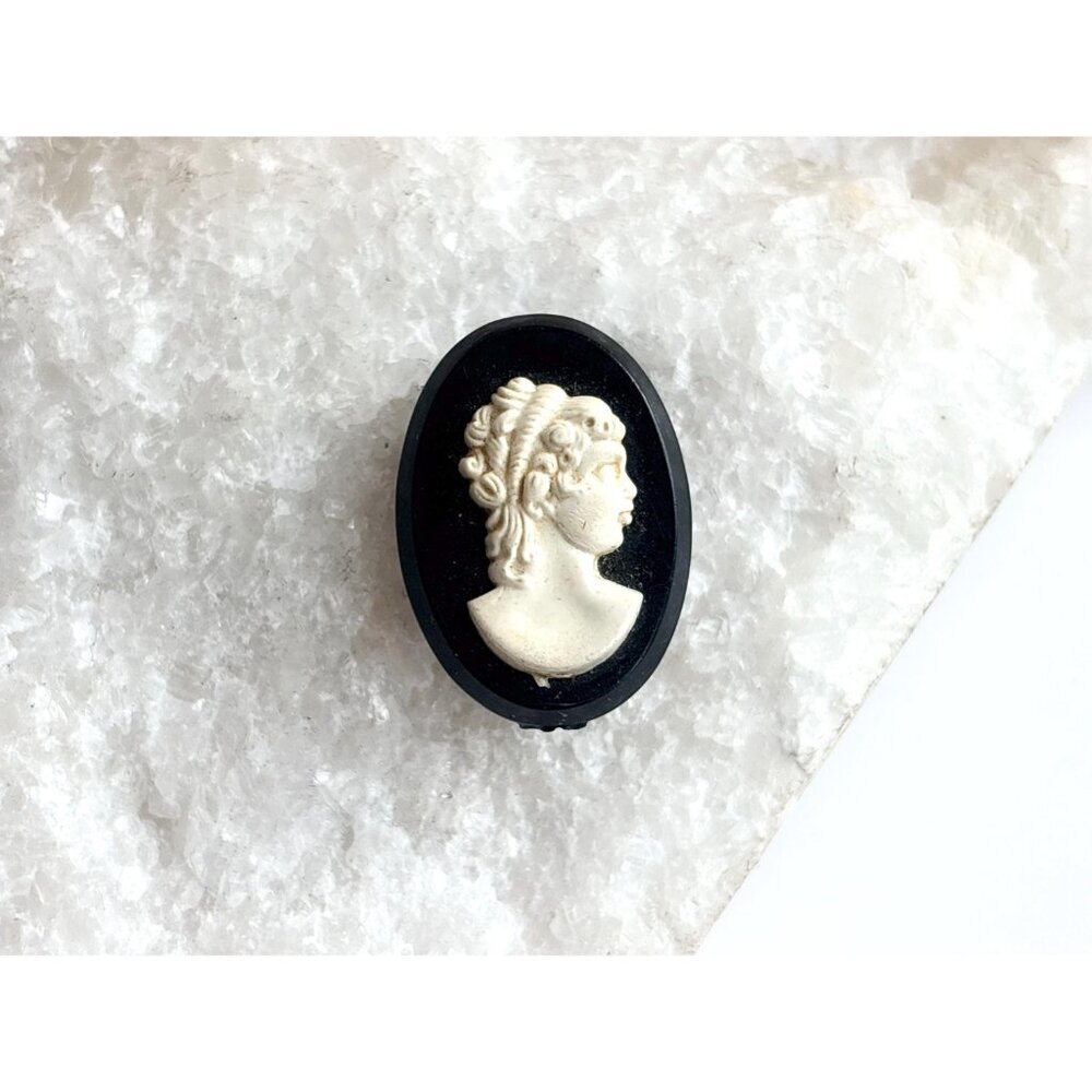 Faux Cameo Victorian Style Profiled Lady Oval Costume Jewelry Brooch | Lapel Pin - Picture 3 of 10